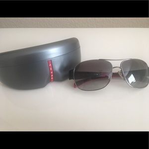 Women’s Prada Aviator sunglasses Black Red